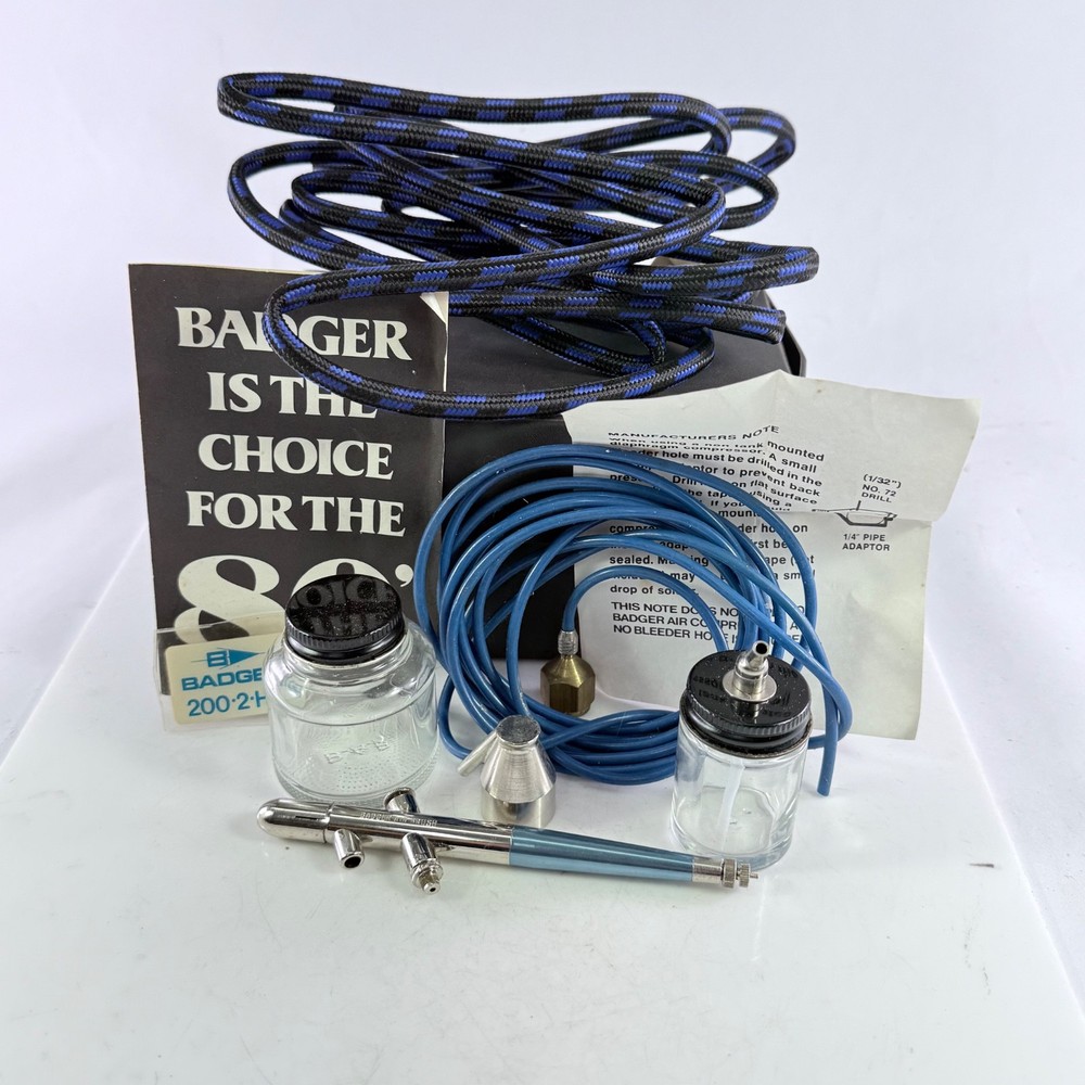 Badger Airbrush Set Model 200-3, Single Action. Missing Propel Bottle.