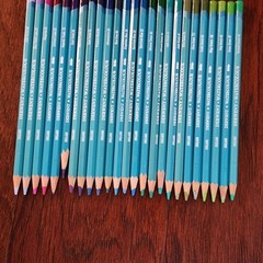47 Derwent Watercolour Pencils Watercolor Colored Pencils England Light Blue