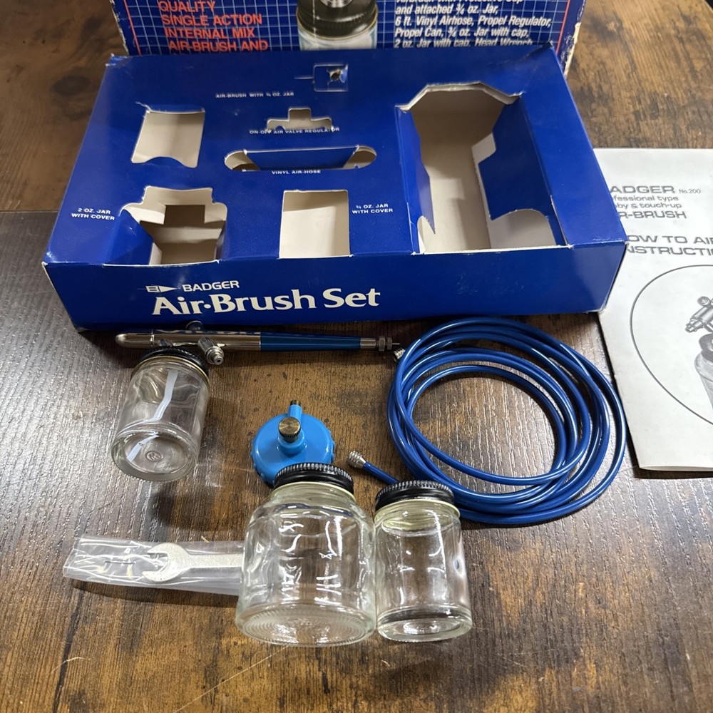 BADGER Airbrush Set 200-3 Open Box Does Not Come With Propel Can.