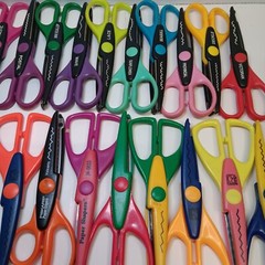 Lot of 25 Assorted Collection of Decorative Edge craft Scissors unbranded Paper