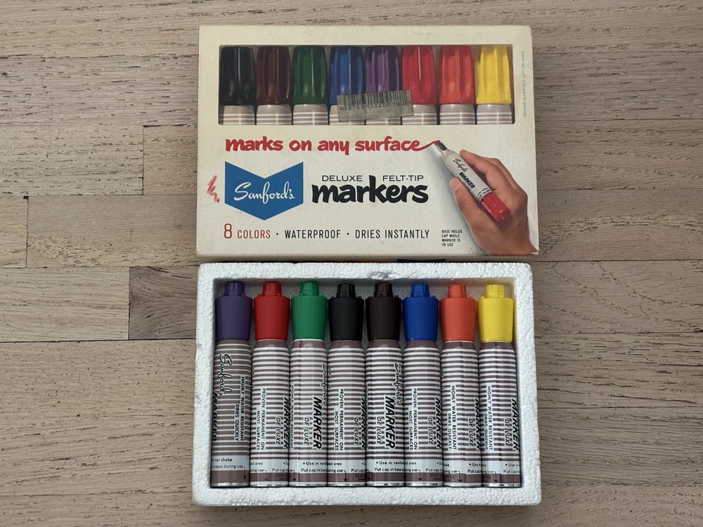 NEW Vtg Sanfords Deluxe Felt Tip 8 Short Multicolor Markers Box Set Potent Smell