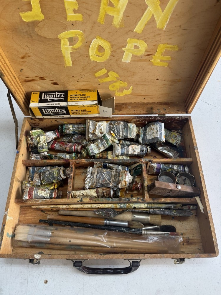 Lot of Vintage Shiva Soft Oil Paints with Dove Tail Hinged Wood Box & Brushes