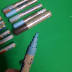 BRAND NEW Zig Woodcraft/Posterman Marker Pens x 18 various sizes and colors