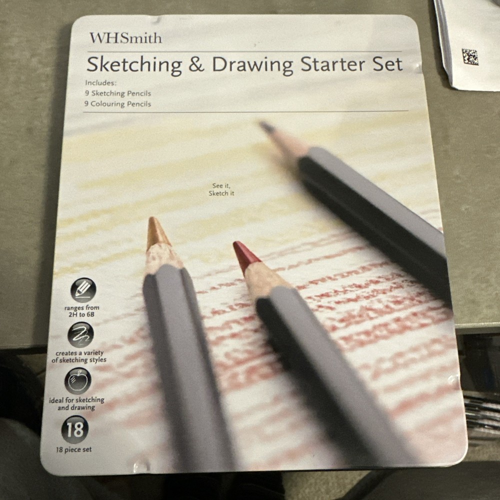 WHSmith Sketching & Drawing Starter Set With 9 Sketching & 9 Coloured Pencils