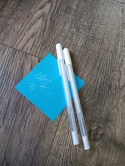 Chenyu 2 White Gel Pens write In white! Good Quality