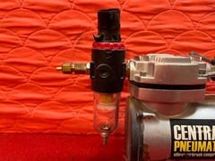 Used Central Pneumatic Oilless Airbrush Compressor 120Vac 60 Hz 58 Psi #69433