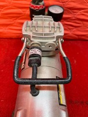 Used Central Pneumatic Oilless Airbrush Compressor 120Vac 60 Hz 58 Psi #69433
