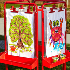 4WAPE Adjustable Metal Easel with Acrylic Panels for 4 Kids – Indoor/Outdoor
