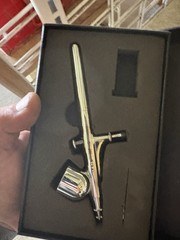 Iwata HP-C High Precision Dual Action Gravity Feed Airbrush