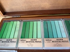 Vintage Holbein Oil Pastels, 225 pieces, multicolor, complete set, barely used