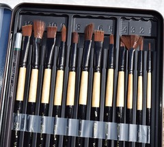 Giorgione 12 Pc Nylon Paint Brush Set With Different Tips and Sizes in Metal Box