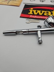 Iwata Eclipse CS ECL 4500 Dual Action Airbrush Gravity Feed HP-CS Spray Gun