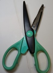Lot of 25 Assorted Collection of Decorative Edge craft Scissors unbranded Paper