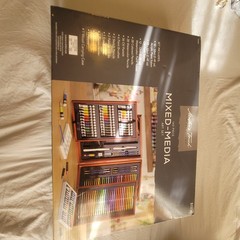 Mont Marte 143 Piece Mixed Media Art Set Model 143 Piece Mixed Media Art Set