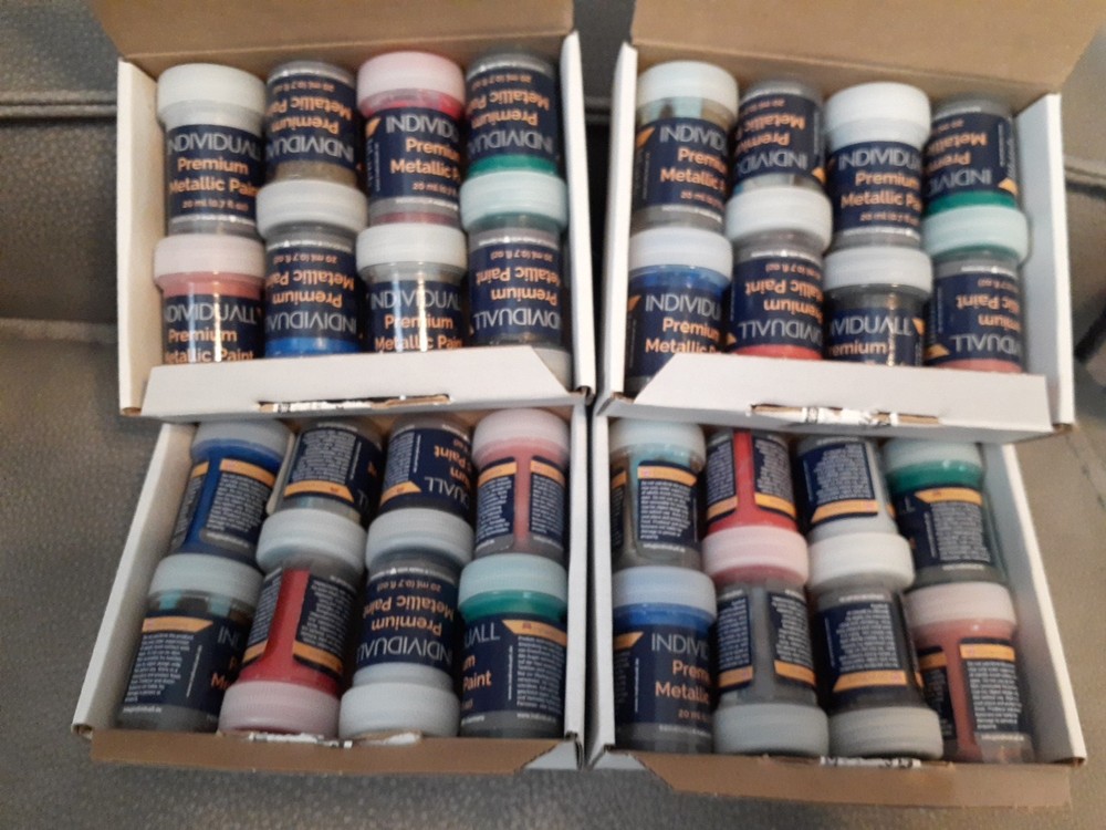 INDIVIDUALL Metallic Acrylic Paint Set Vivid Colors Made in Germany Lot of 32