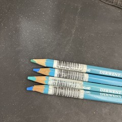 Mixed Lot of 10 Derwent Watercolour Pencils – See Description