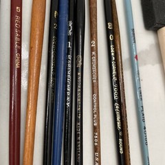 Lot of different Loews & Other brands Of artist paint brushes