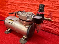 Used Central Pneumatic Oilless Airbrush Compressor 120Vac 60 Hz 58 Psi #69433