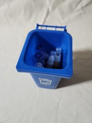 Graffiti Marker Lot with Marker Holder Art Supplies- Mini Trash Can Sakura Pen