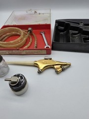 Vintage Binks Wren Model B Airbrush Kit Gold Finish Original Case USA Chicago