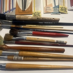 Lot Of Vintage Artist Paint Brushes Simmons Grumbacher Wellera Folkflirt Etc
