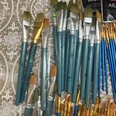 Premium Paint Brush Lot Many Sizes Approximately 225+ pcs New And Used Aroic