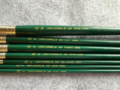 7 – Loew Cornell PAINT BRUSHES #320- 2,2,4,6.8,8,10 – OUT OF BUSINESS