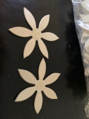 BEIGE FLOWERS WITH GLITTER CENTER, THICK PAPER FLOWERS, 100 PCS