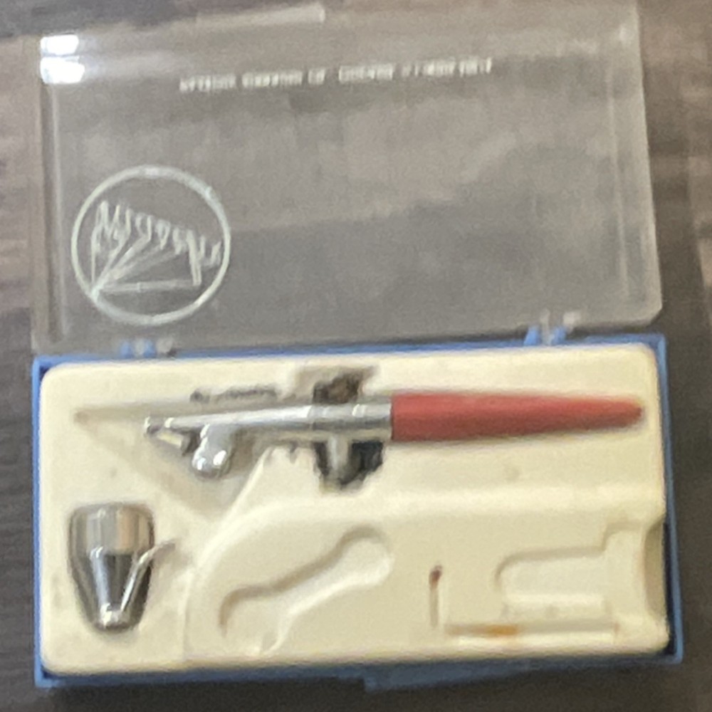 Paasche F#1 Airbrush with case paint cup, and instructions