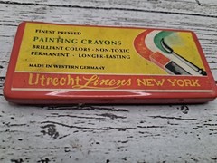 Vtg Utrecht Linens New York Finest Pressed Painting Crayons Tin West Germany