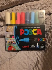 POSCA 8-Color Paint Marker Medium Tip 1.8–2.5mm, PC-5M, 8 Colors, Water-Based