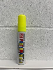 Kuretake ZIG Posterman PMA-120 Fluorescent Chalk Pen 15mm – Yellow