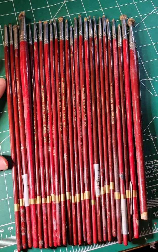 Lot of 25 Langnickel Royal Sable Fine Tip Paintbrushes