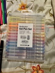Lot of 130 glitter, gel, matte brush pens and markers. Pentel, Uniball, Ohuhu