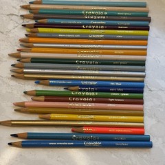 VTGE Crayola Colored Pencil Lot (114) 17 Retired/27 Uncommon/70 Other Late 90’s
