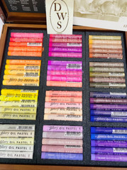 Mungyo Gallery Artist Soft Oil Pastels MOPV-120W Wooden Case 120 assorted colors