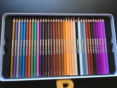 Mondo Llama – 72 Colored Pencils – Metal Box – READ DESCRIPTION