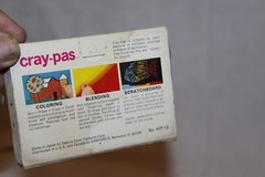 Vintage CRAY-PAS Colors Oil Sticks Crayons 12 CT XFP-12 Sakura Color Japan NOS