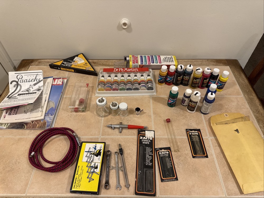 Vintage Airbrush LOT ! Paasche Vl Airbrush Lots Of Paint & More