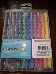 Mont Marte 0.4MM 12pk Fine Tip Quick Dry Asst Colors Markers Tri Grip in Case