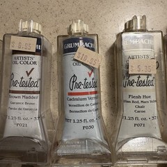 Lot Of 17 Grumbacher Pre-Teated Oil Paints in Box. Sold As Is not tested