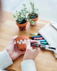 Artist-Recommended 15-Count Non-Toxic Acrylic Markers – Blendable & Waterproof