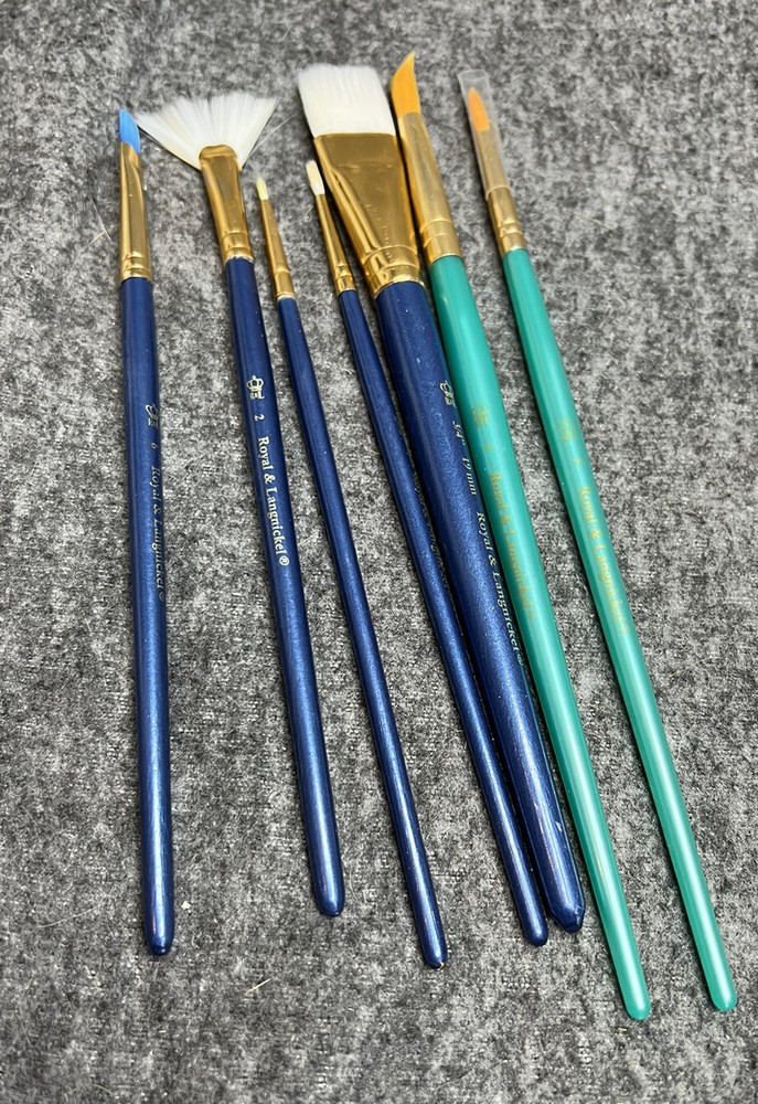 Royal & Langnickel Soft Grip Brush Set of 7 New Artist Paint Brushes Variety