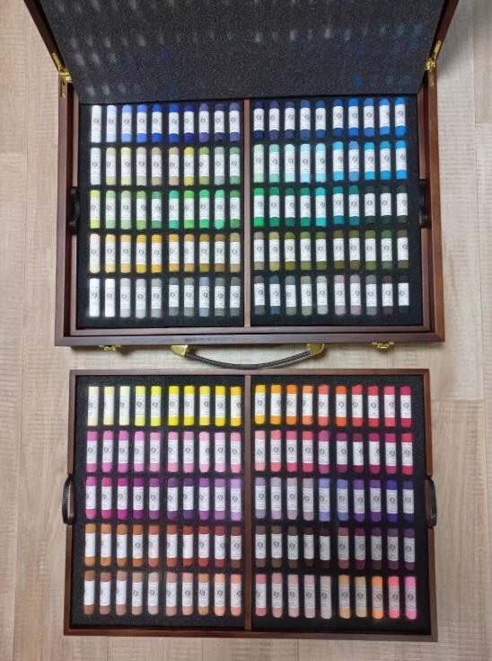 Mungyo MPHM-200W Gallery Artists’ Handmade Soft Pastel 200 Colors + Wood Case