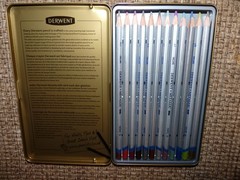Derwent Metallic Colored Pencils 12 Metal Tin Unused made in UK New?