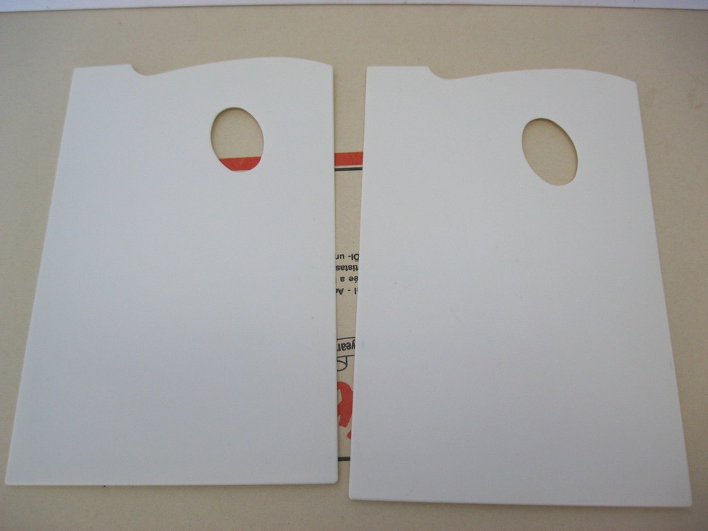 2pcs–Artist Plastic Palette with thumb hole 11 1/2 x 7 1/4