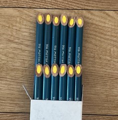 RARE 1 Box x 12 KAC916 Canary Yellow Berol Karisma Aquarelle Watercolour Pencils