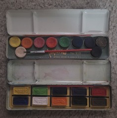 2 Vintage Mid-Century metal watercolor paint tins (D – Size)