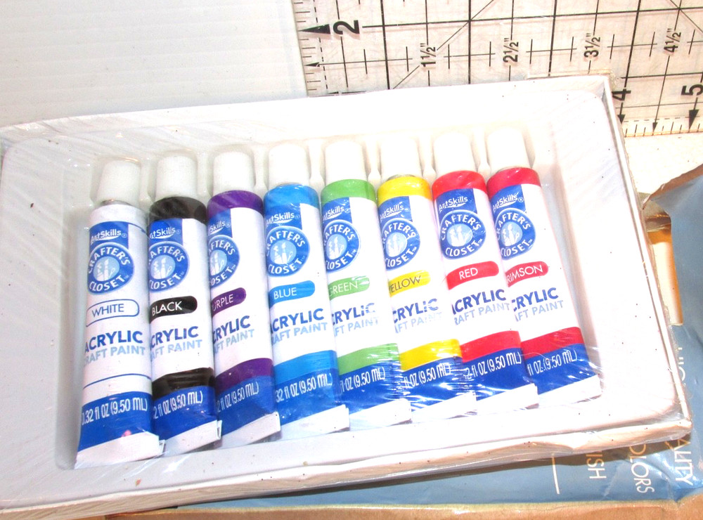 Set of 8 Crafters Closet Acrylic Craft Paint 0.32 oz
