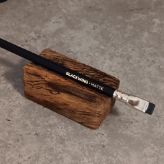 Fountain Pen/Pencil Display/Pen Holder For 1 Pen/Pencil. In Spalted Tamarind.